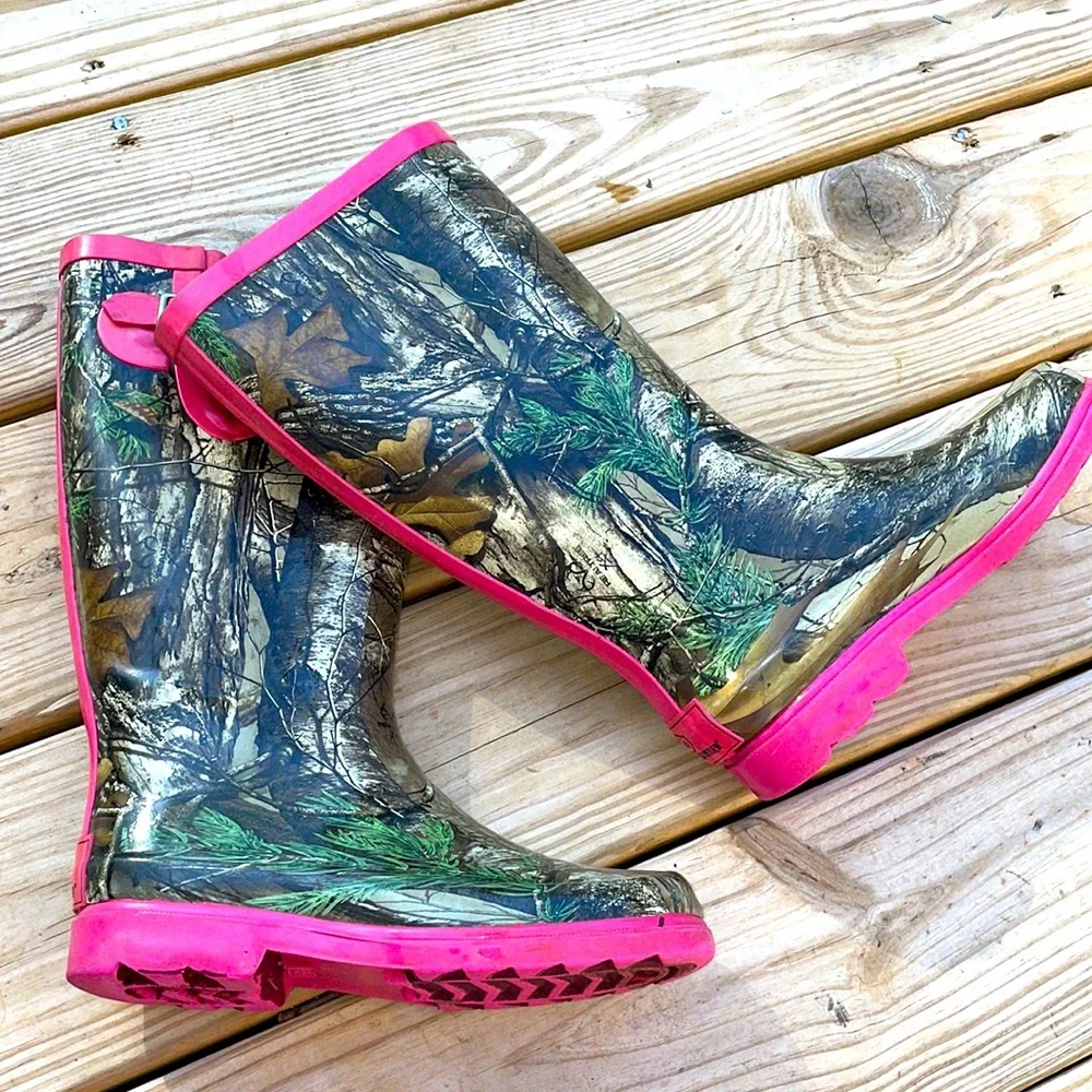 Game Winner Women's Waterproof Camouflage Rain Boots Pink Trim Size 5